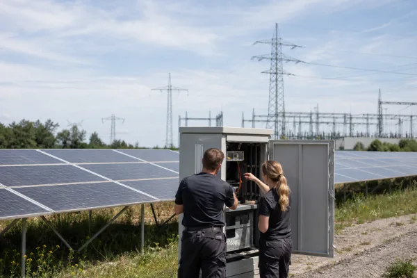 437,6 TWh Strom 2025: Deutschlands PV-Boom kommt nicht eins zu eins im Markt an
