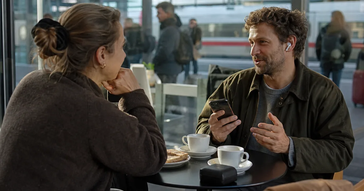 AirPods übersetzen jetzt in der EU: Wo das im Alltag wirklich hilft