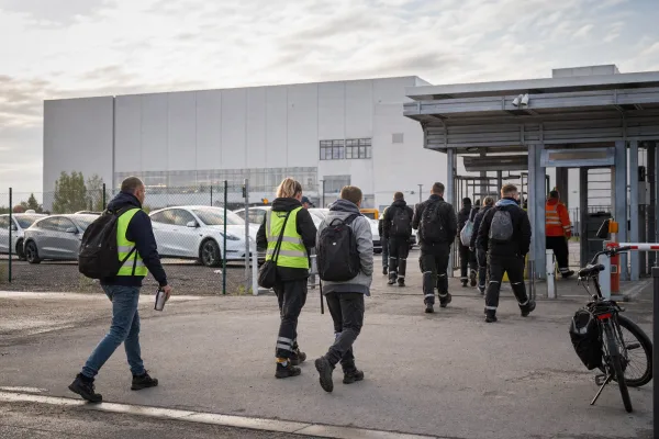 Mehr Jobs in Grünheide: Wird Tesla dort wirklich zum Batterie-Standort?