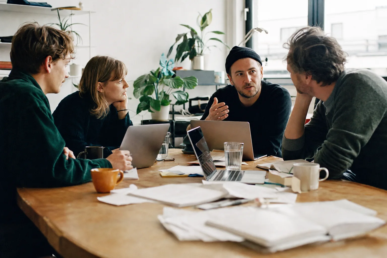 Startups schlagen Alarm: redaktionelle Fotoszene zum Artikel mit den wichtigsten Auswirkungen.
