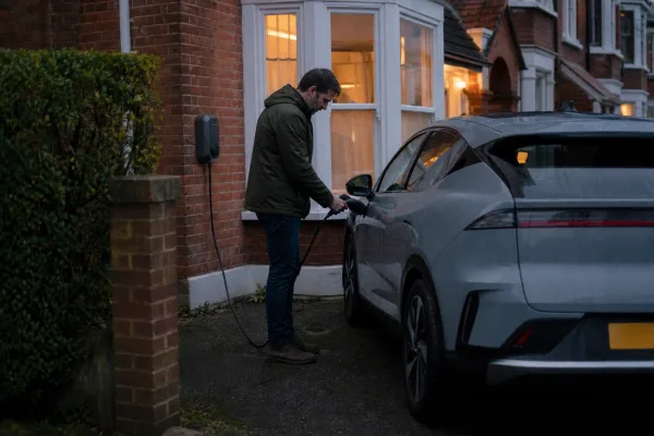 Hyundai kündigt AllDayEnergy an – im UK ist zunächst smartes Laden geplant