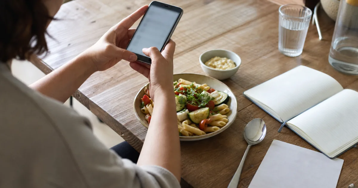 Ein Foto, eine Kalorienzahl: Was Apps übersehen – und wie sich die Schätzung prüfen lässt
