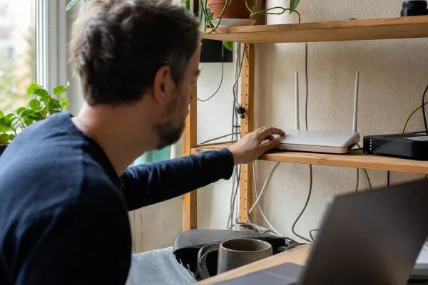 FRITZ!OS 8.25 sicher installieren: Router-Update in 7 Schritten
