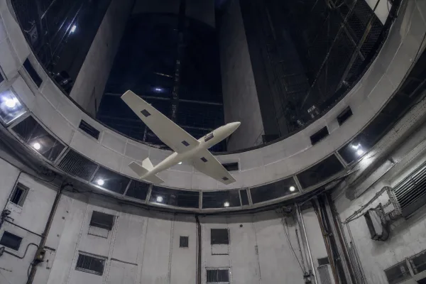 Wenn Drohnen ins Trudeln geraten: Was NASAs neuer Windkanal über Flugstabilität zeigen kann