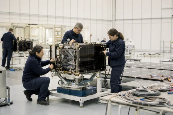 Mehr Satelliten, noch kein fertiges Netz: IRIS² wächst auf 348