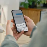 Weniger Suchen beim Chatten: Google Messages testet Anhangsmenü und RCS-Reaktionen
