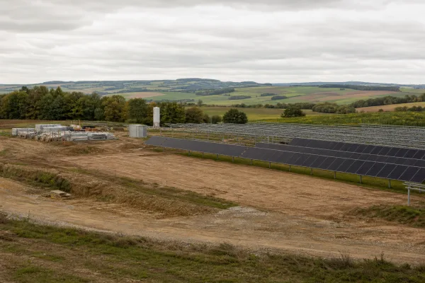 Finanziert heißt noch nicht in Betrieb: Was beim A62-Solarprojekt in Rheinland-Pfalz jetzt folgt