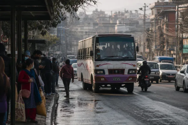 Bus kommt oder nicht? Was Kathmandus neue Bus-App mit Echtzeitdaten leisten kann