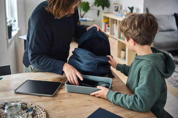 Schulhandys in New Brunswick: Familien brauchen klare Absprachen
