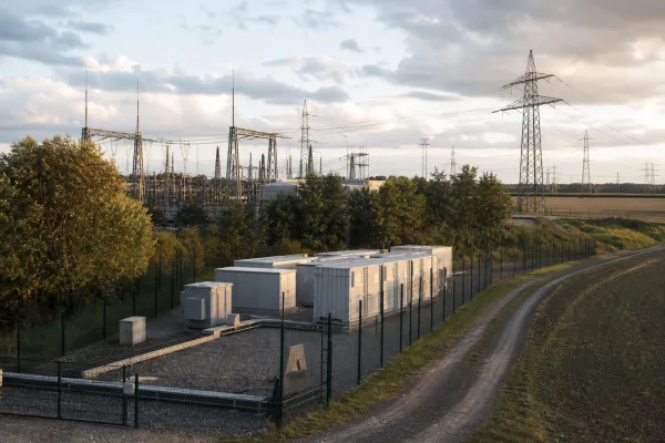 Deutschlands Netzplan setzt auf 100 Gigawatt Batteriespeicher – der Betrieb ist die offene Frage