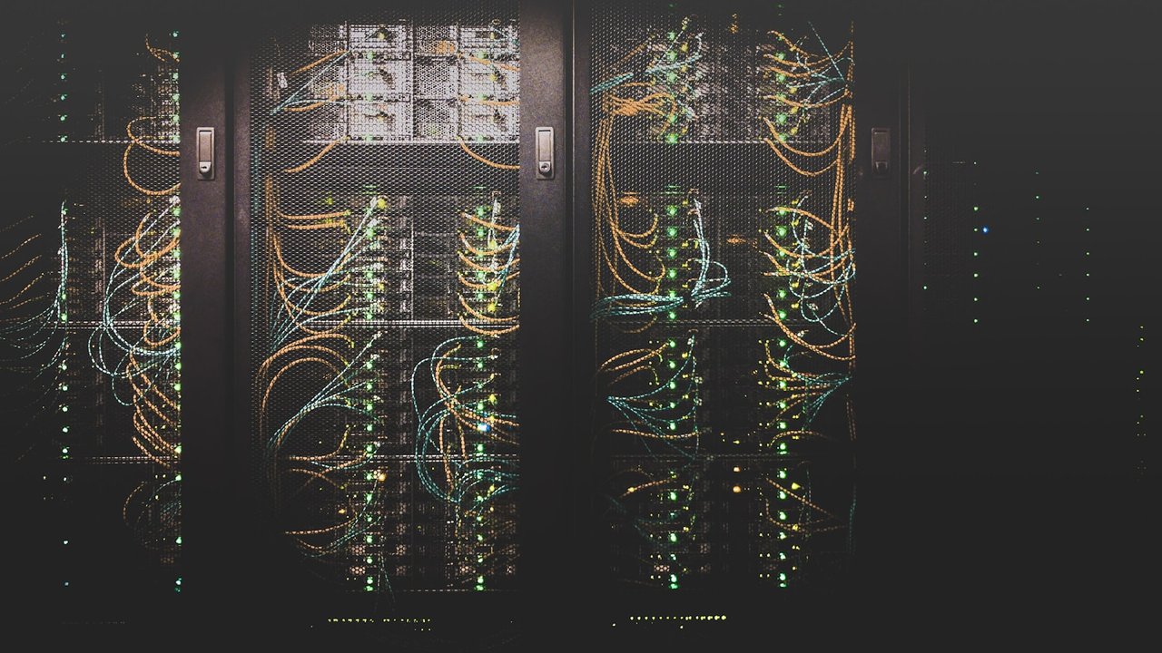 Symbolbild Aufsicht und digitale Systeme – Bundesnetzagentur als nationale KI-Marktüberwachung